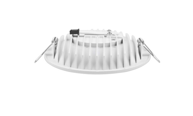 COB筒燈燈體保用5年，驅動保用2年，光源使用30000小時。