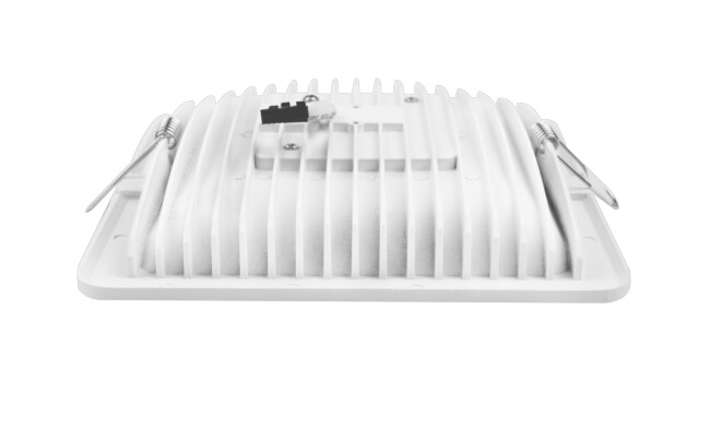 COB筒燈燈體保用5年,驅(qū)動保用2年,光源使用30000小時。 COB筒燈燈體保用5年,驅(qū)動保用2年,光源使用30000小時。