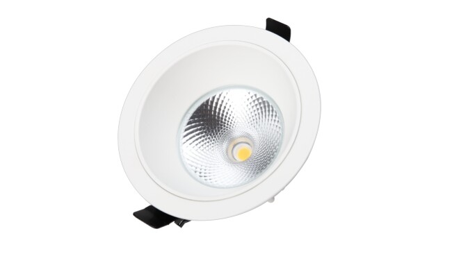 華輝照明專業生產LED筒燈,COB筒燈,全國行業領先,服務過全國各類工程達2000家。 華輝照明專業生產LED筒燈,COB筒燈,全國行業領先,服務過全國各類工程達2000家。