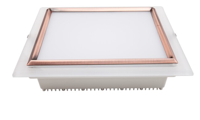 華輝照明LED筒燈驅(qū)動為恒流隔離外置驅(qū)動，便于安裝維護，與光源板實現(xiàn)完美匹配。