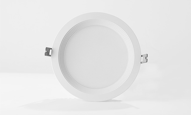 智能筒燈 華輝照明成立于1987年,是一家專業生產LED辦公吊線燈,led面板燈,面板燈廠家,直發光面板燈,側發光面板燈的大型企業。