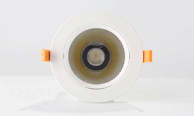 雙色智能筒燈 華輝照明成立于1987年,是一家專業生產LED辦公吊線燈,led面板燈,面板燈廠家,直發光面板燈,側發光面板燈的大型企業。