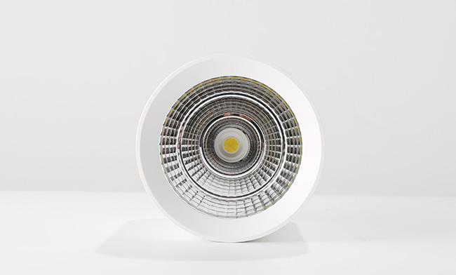 調(diào)光筒燈 華輝照明成立于1987年,是一家專業(yè)生產(chǎn)LED辦公吊線燈,led面板燈,面板燈廠家,直發(fā)光面板燈,側(cè)發(fā)光面板燈的大型企業(yè)。