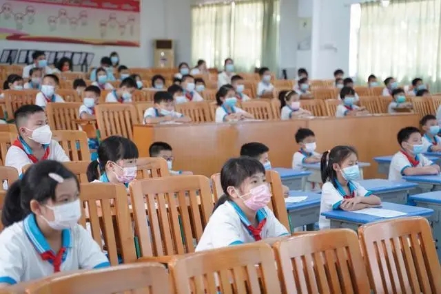 東莞東坑啟動(dòng)2021年青少年兒童近視防控工作2.jpg 東莞東坑啟動(dòng)2021年青少年兒童近視防控工作2.jpg